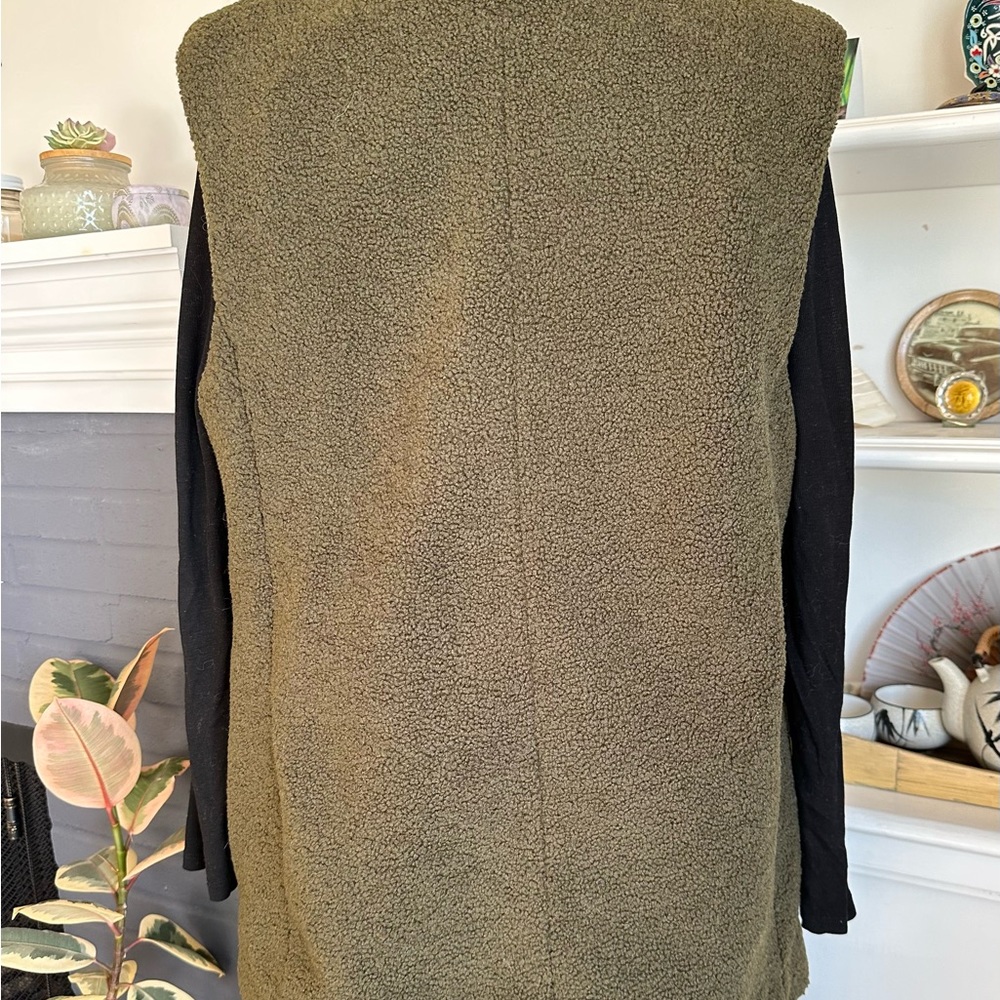 H&M Teddy Sherpa Dark Khaki Sleeveless Jacket - Picture 4 of 5